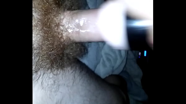 Cô gái tuổi teen xinh đẹp biểu diễn ở tuổi teen