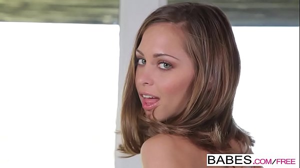 Babes.com - Garden View estrelado por Kris Slater e Riley Reid clipe