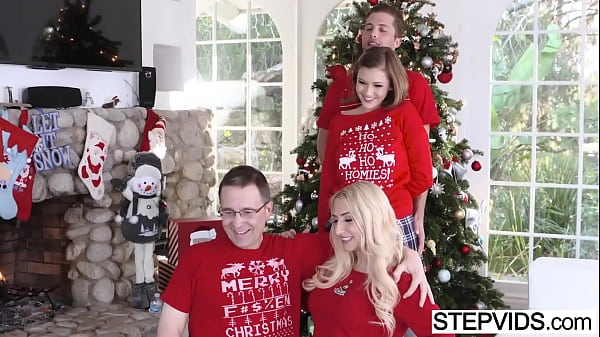 Riley Mae bumst ihren Stiefbruder zu Weihnachten