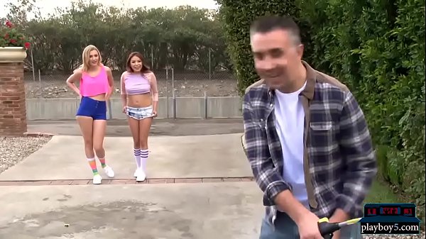 ऊबे हुए किशोर दोस्तों द्वारा की गई मजेदार चुदाई की तलाश में हैं