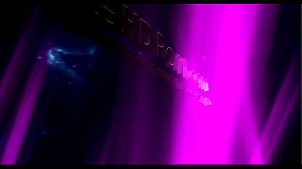 खूबसूरत लड़की हार्डकोर की कामना करती है