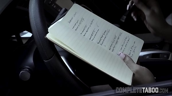 Rubia tabú facializada