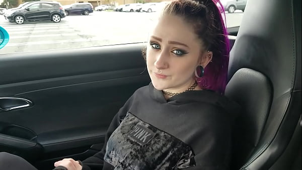 Ich kaufe meiner Stieftochter ihre ersten Dessous, Teil 1.