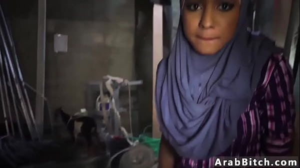 Árabe apretado xxx The Booty Drop Point, 23 km fuera de la base