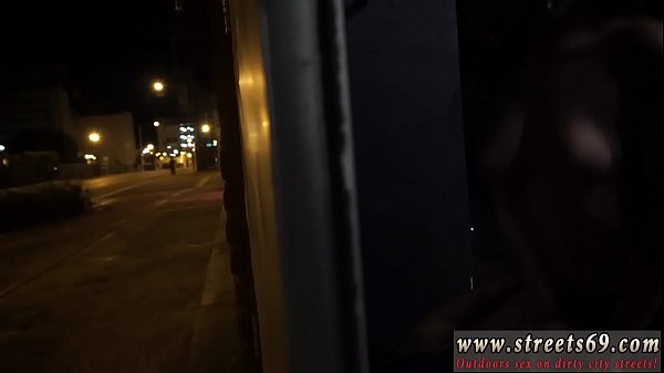 Piscio pubblico estremo 20 Tesoro dagli occhi affumicati, JoJo Kiss è solo e al verde