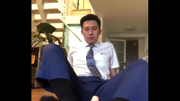 Gay Casting 379 - Ben Suitez - Un officier devient un chien esclave devant la caméra après le travail [Loyalfans.com]