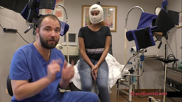 Pose sensuali della ragazza