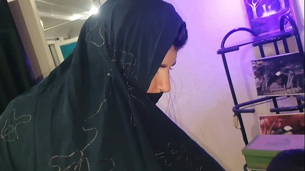 Video di strisce esotiche per adolescenti