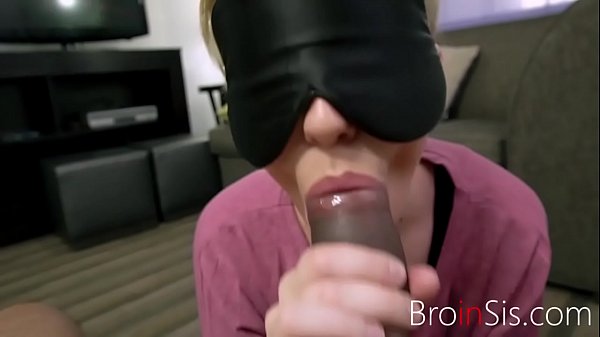 Ein blinder Fick mit meinem Stiefbruder Skye Blue