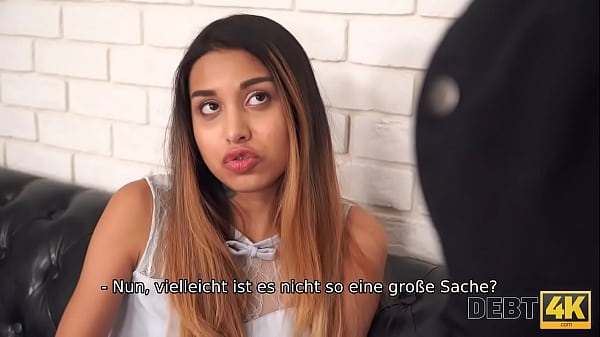 DEBITO4k. Quando la persona si indebita, la modella decide di sedurla