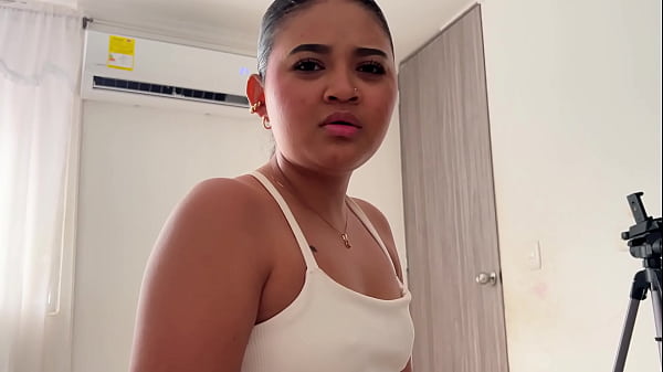 Tomé Viagra por accidente y mi hermanastra me ayuda con mi erección