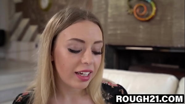 Danielle Soul hat gerade diesen älteren Herrn verführt, weil sie einen Vorgeschmack auf BBC haben wollte, und er bedankte sich mit einem üppigen Gesichtsspray!