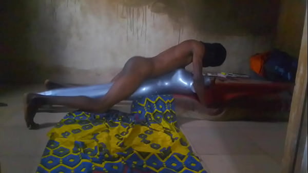 青少年业余脱衣舞视频