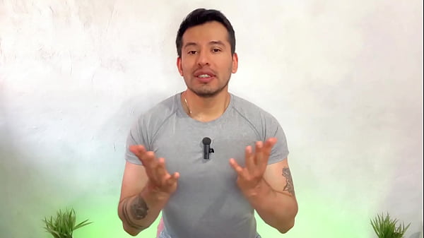 Assistenti di volo etero dotati si fanno sesso orale dopo un viaggio! storia sessuale