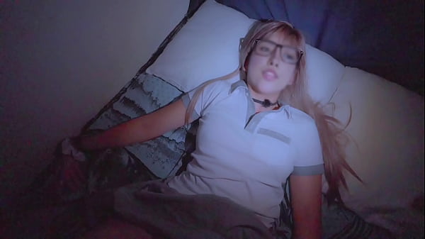 ¡¡HECHO EN CASA de COLEGIALA!! ¡Entrando a su HABITACIÓN para DETONAR esos BUTTIES ESCOLARES en Varias Posiciones! ¡HERMANO POV!