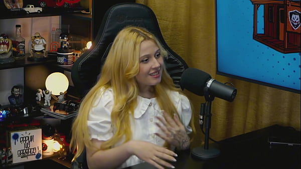 Viamms, la amiga de Martina Oliveira llegó a P&aacute_pum, se puso a cuatro patas y metió el culo, ¡Ruan se puso muy cachondo! - ¡P&aacute_pum no Barraco!