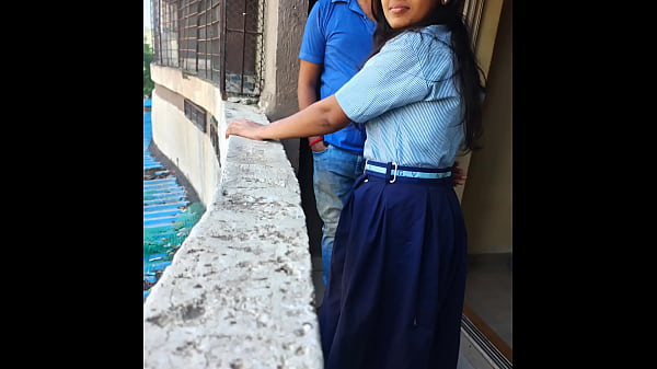 Desi junge Stiefschwester Ashu Hardcore-Fick mit ihrem Stiefbruder, wenn Stiefvater nicht zu Hause ist