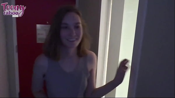 दाई की गांड में सह! मिस्टर ब्रोगन ने सुनहरे बालों वाली क्लेयर को चोदा!