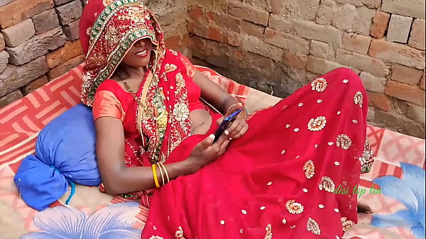 Heute habe ich zum ersten Mal Sex in Khatiya gemacht. Habe den Sex einer Desi-Frau in Khatiya gemacht.