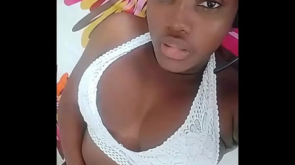 Hai tre opzioni hot e sexy: gioca con il mio culone, la mia figa o un pompino - Mastermeat1