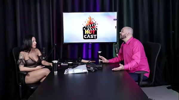 Na Tiv existem três parceiros com pensamentos diferentes, e querem fazer conteúdo apenas com mulheres negras - Paulo Avelar (Tiv Models) (SHEER/RED)