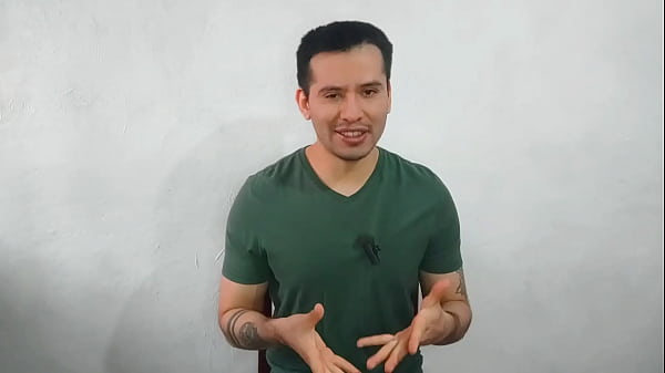 Junge Jungfrau gibt dem 21 cm großen, muskulösen Kollegen von der Arbeit im Büro zum ersten Mal Oralsex! Sie hätten sie fast gefesselt. sexuelle Geschichte