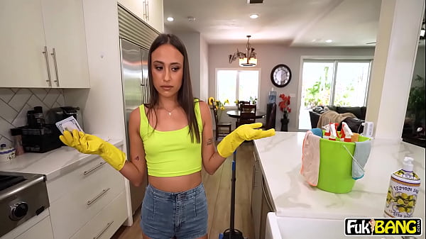 Das lateinamerikanische Dienstmädchen Lola Rose macht sich Sorgen um ihren Job