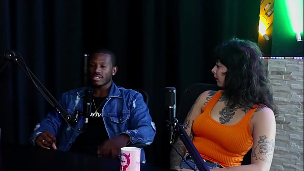 Bela Adolescente executa exótico