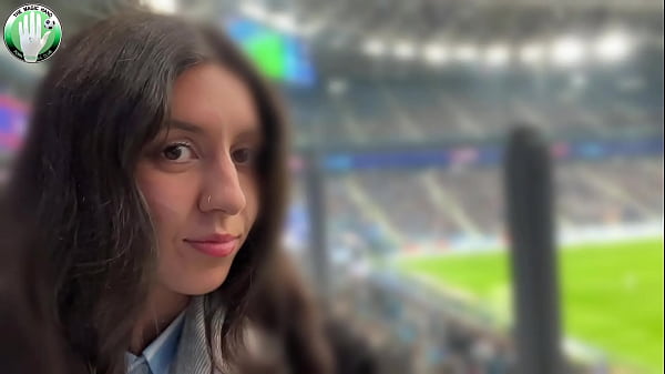 Sexy abspritzendes Teenie-Mädchen