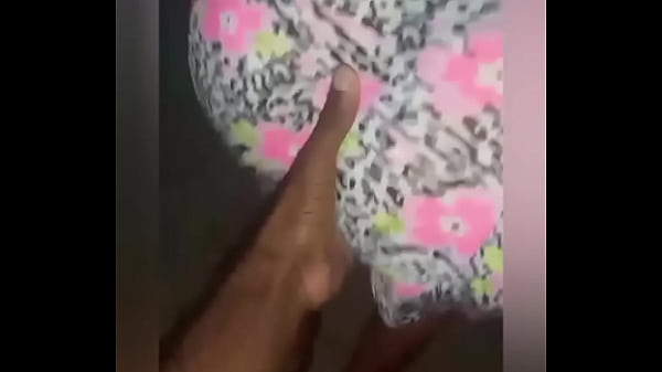 Tía latina hace un buen trabajo follando casero