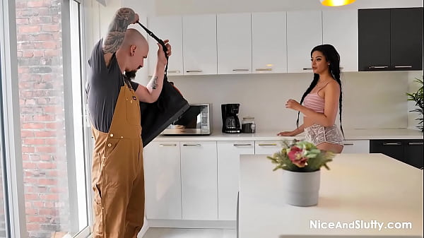 Ops! Jayna Kay viene scopata da Cable Guy a NiceAndSlutty