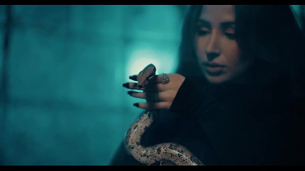 Mois viene scopato da Sun Diego