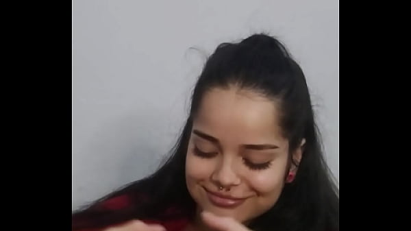 Beautiful Teen has fun blowjob