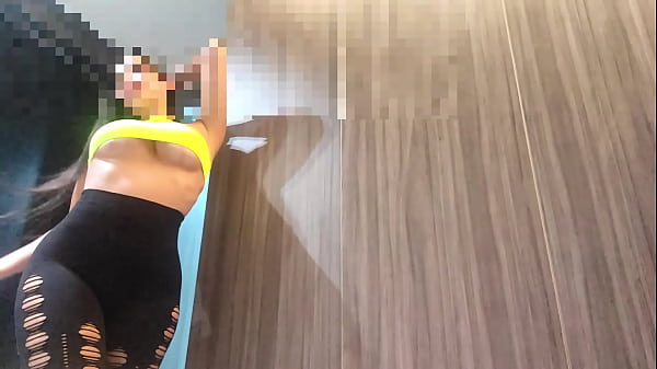 TELECAMERA NASCOSTA DELLA MIA SORELLASTRA, HO MESSO UNA TELECAMERA NELLA CAMERA DELLA MIA SORELLASTRA PER MASTURBARMI