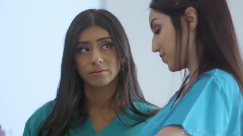 2 massagistas foderam uma mulher no trabalho, sexo grupo pornô lésbica lgbt foda óleo massagem bunda tit boob milf menina hd (quente e com tesão)