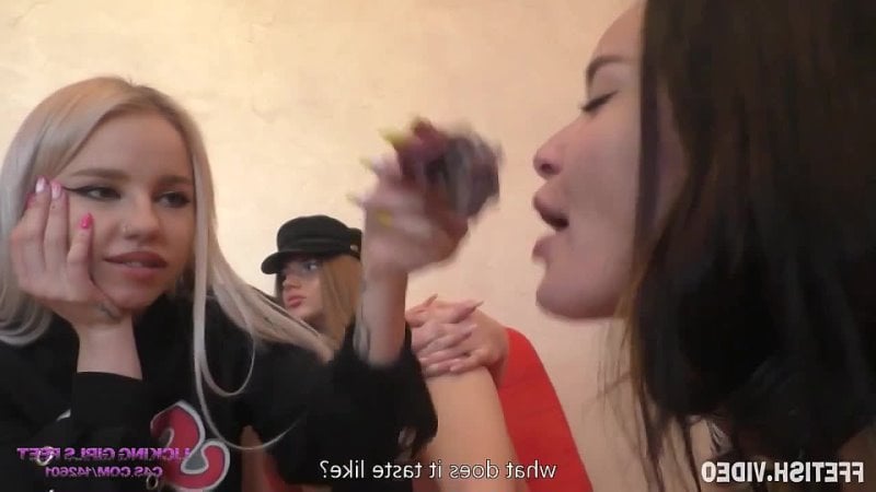 [159] / domination des pieds russes / femdom, fétichisme, pieds, jambes, domination, humiliation, russe, esclave, chaussettes