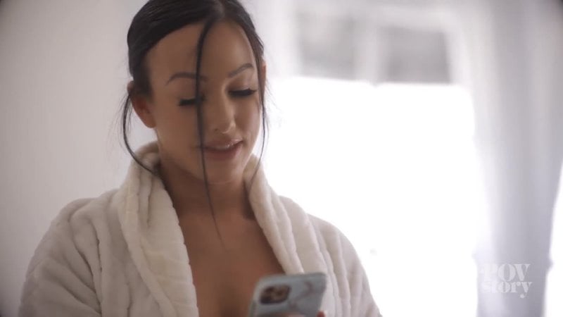 Minha madrasta traidora, Jennifer White, Codey Steele (voz automática)