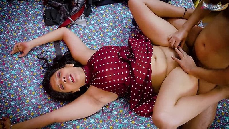 Peitos grandes gostosa desi milf sogra tia bhabhi indiano saree kamwali malkin devor hindi 🤤🍆💦 vídeo de desi hamster