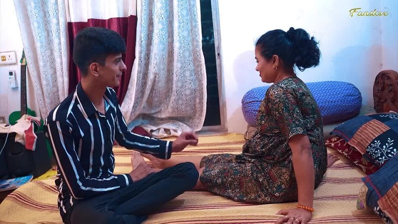 Gros seins chaud desi trentenaire belle-mère tante bhabhi indien saree kamwali malkin devor hindi 🤤🍑💦 vidéo de desi hamster