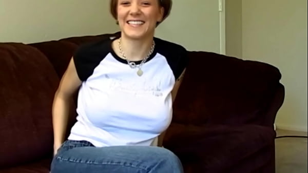 vụng về ngực lớn